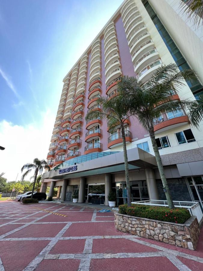 Flat Com Vista Panoramica -15- Na Barra Da Tijuca - Estacionamento Gratuito - Frigobar - Ar Condicionado - Piscina - Academia - Balsa Para Praia Gratis - Varanda - Vista Parcial Mar E Lagoa リオデジャネイロ エクステリア 写真