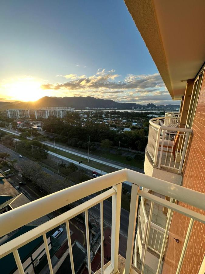 Flat Com Vista Panoramica -15- Na Barra Da Tijuca - Estacionamento Gratuito - Frigobar - Ar Condicionado - Piscina - Academia - Balsa Para Praia Gratis - Varanda - Vista Parcial Mar E Lagoa リオデジャネイロ エクステリア 写真