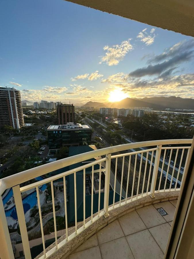 Flat Com Vista Panoramica -15- Na Barra Da Tijuca - Estacionamento Gratuito - Frigobar - Ar Condicionado - Piscina - Academia - Balsa Para Praia Gratis - Varanda - Vista Parcial Mar E Lagoa リオデジャネイロ エクステリア 写真