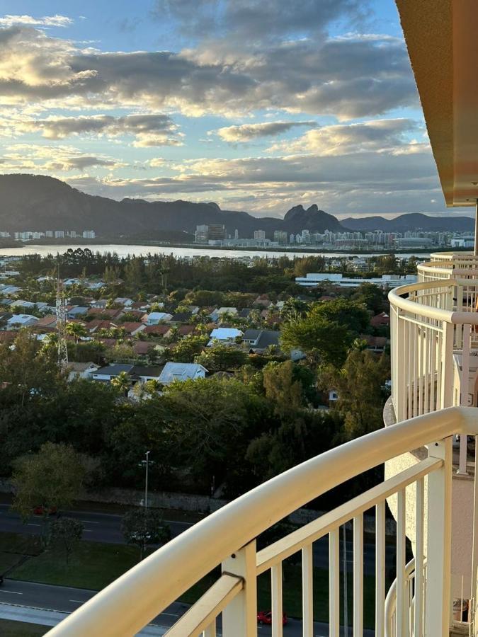 Flat Com Vista Panoramica -15- Na Barra Da Tijuca - Estacionamento Gratuito - Frigobar - Ar Condicionado - Piscina - Academia - Balsa Para Praia Gratis - Varanda - Vista Parcial Mar E Lagoa リオデジャネイロ エクステリア 写真