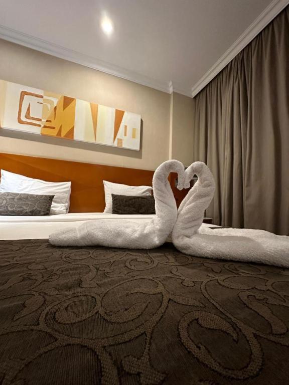 Flat Com Vista Panoramica -15- Na Barra Da Tijuca - Estacionamento Gratuito - Frigobar - Ar Condicionado - Piscina - Academia - Balsa Para Praia Gratis - Varanda - Vista Parcial Mar E Lagoa リオデジャネイロ エクステリア 写真