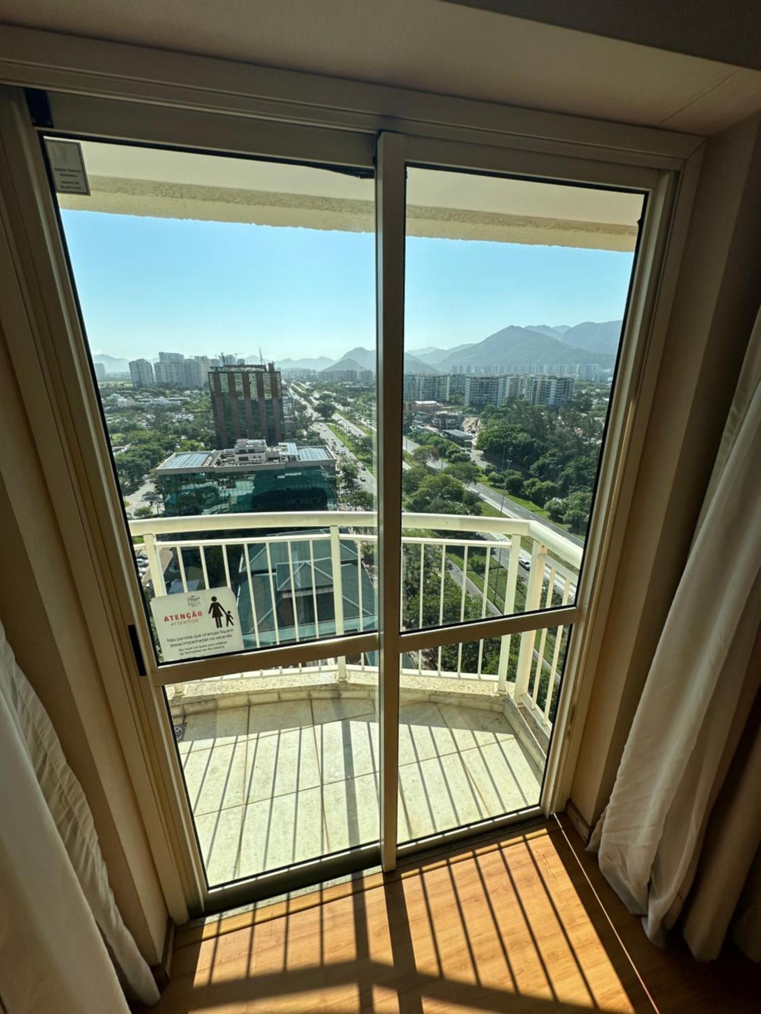 Flat Com Vista Panoramica -15- Na Barra Da Tijuca - Estacionamento Gratuito - Frigobar - Ar Condicionado - Piscina - Academia - Balsa Para Praia Gratis - Varanda - Vista Parcial Mar E Lagoa リオデジャネイロ エクステリア 写真