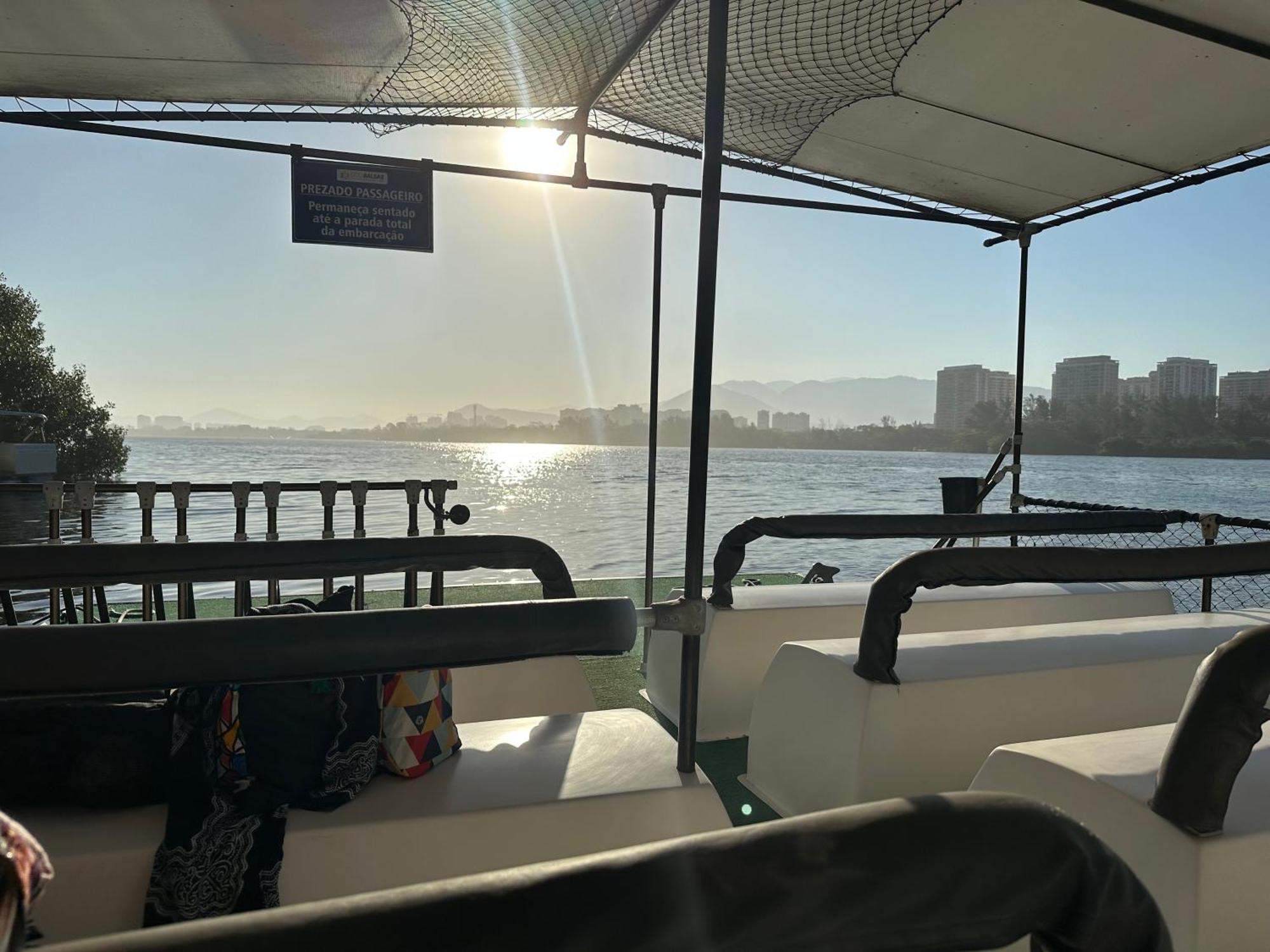 Flat Com Vista Panoramica -15- Na Barra Da Tijuca - Estacionamento Gratuito - Frigobar - Ar Condicionado - Piscina - Academia - Balsa Para Praia Gratis - Varanda - Vista Parcial Mar E Lagoa リオデジャネイロ エクステリア 写真