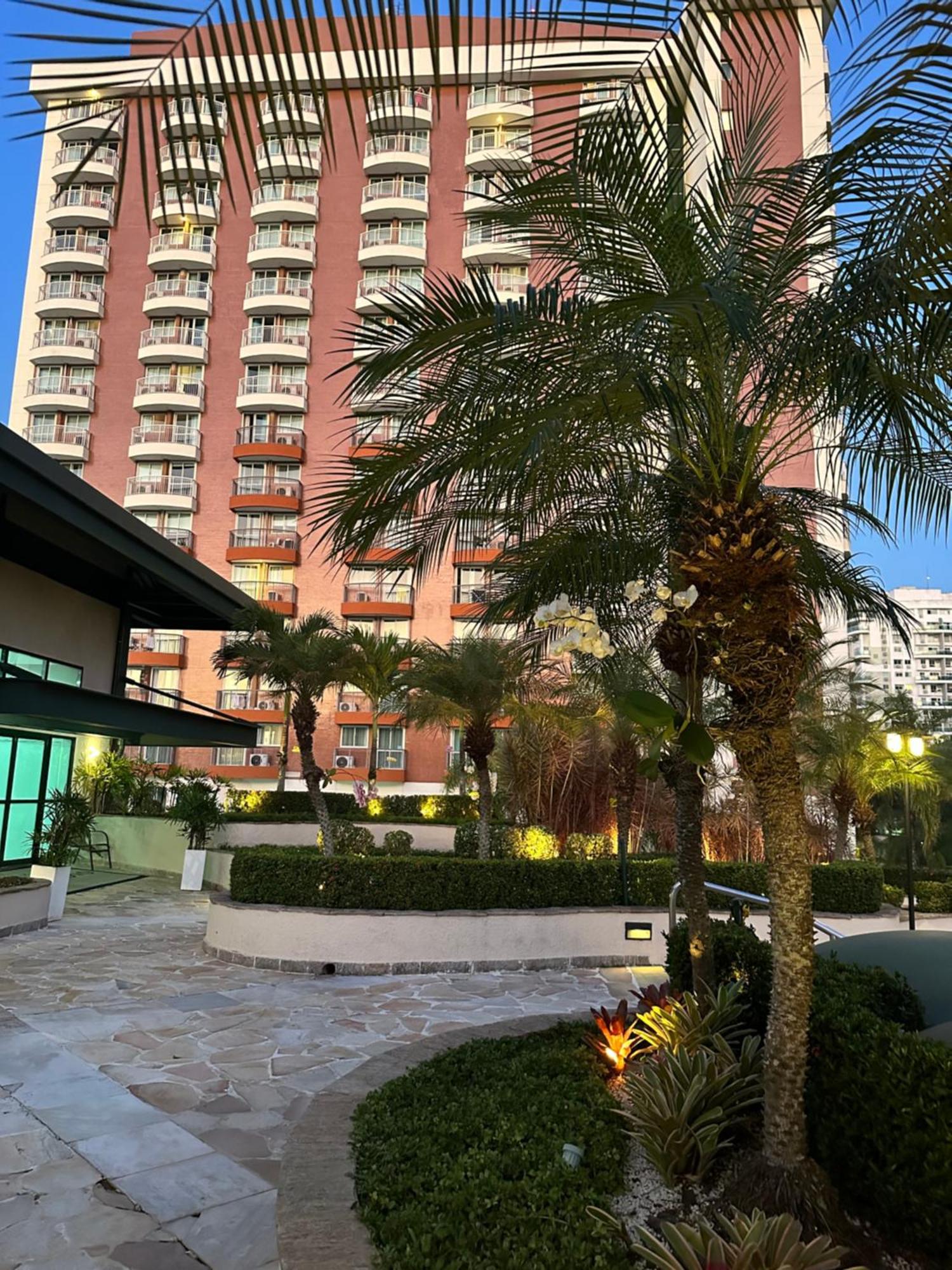 Flat Com Vista Panoramica -15- Na Barra Da Tijuca - Estacionamento Gratuito - Frigobar - Ar Condicionado - Piscina - Academia - Balsa Para Praia Gratis - Varanda - Vista Parcial Mar E Lagoa リオデジャネイロ エクステリア 写真