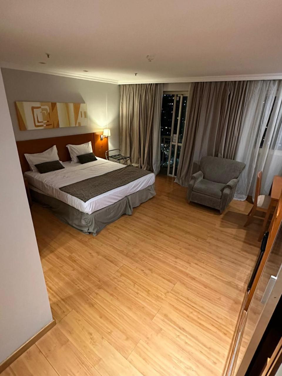 Flat Com Vista Panoramica -15- Na Barra Da Tijuca - Estacionamento Gratuito - Frigobar - Ar Condicionado - Piscina - Academia - Balsa Para Praia Gratis - Varanda - Vista Parcial Mar E Lagoa リオデジャネイロ エクステリア 写真